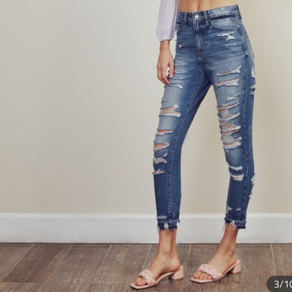 KanCan Jeans High Rise Boyfriend Distressed Cropped Medium Wash SZ 13/30 - Picture 10 of 16